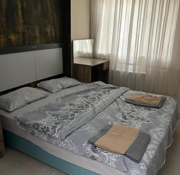 غرفة قياسية ثلاثية مزودة بشرفة, Trendhouse