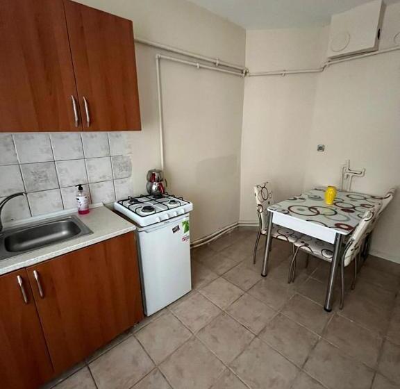 غرفة قياسية ثلاثية مزودة بشرفة, Trendhouse