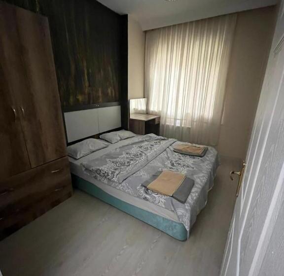 غرفة قياسية ثلاثية مزودة بشرفة, Trendhouse