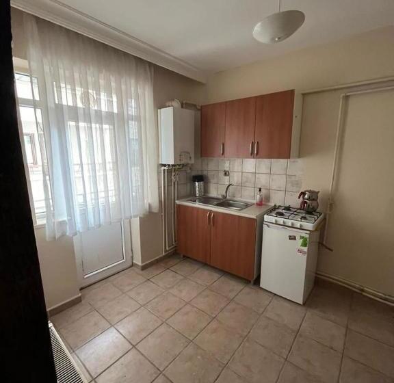 غرفة قياسية ثلاثية مزودة بشرفة, Trendhouse