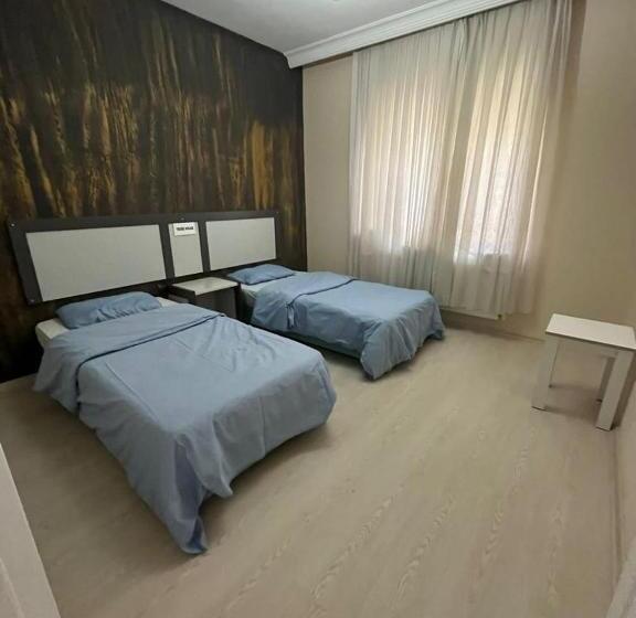 غرفة قياسية ثلاثية مزودة بشرفة, Trendhouse