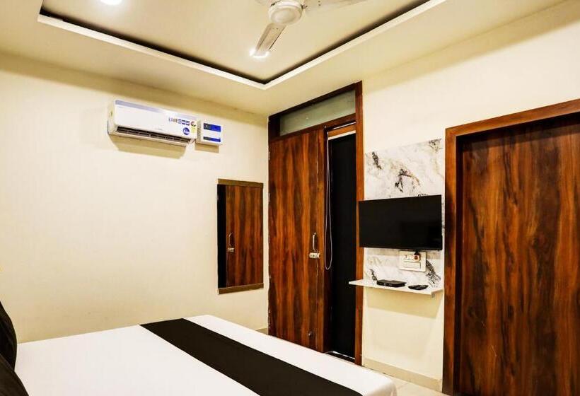 트리플 클래식 룸, Oyo Hotel Dream