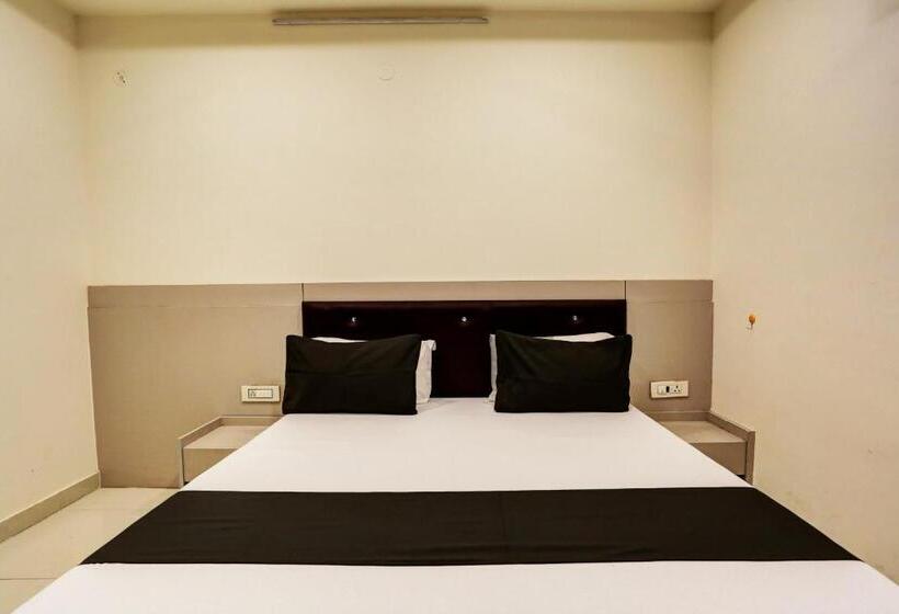 트리플 클래식 룸, Oyo Hotel Dream