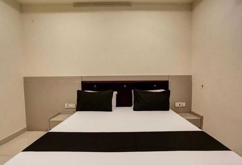 트리플 클래식 룸, Oyo Hotel Dream