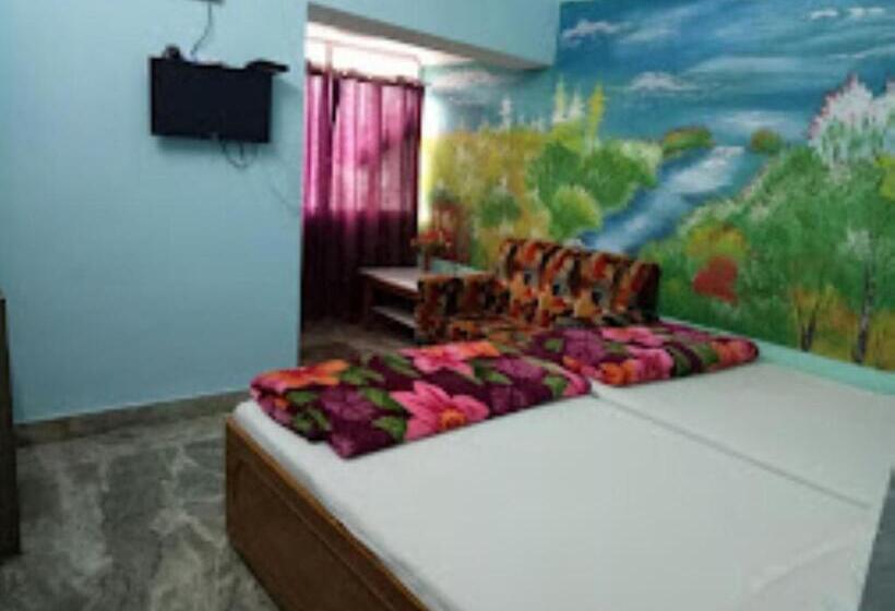 Standard Neljän Hengen Huone, Anukul Guest House,bodh Gaya