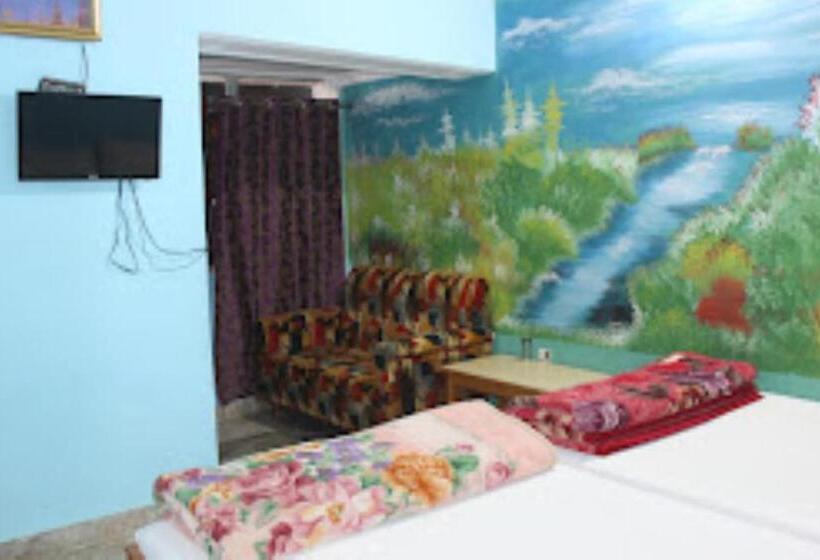 Standard Neljän Hengen Huone, Anukul Guest House,bodh Gaya