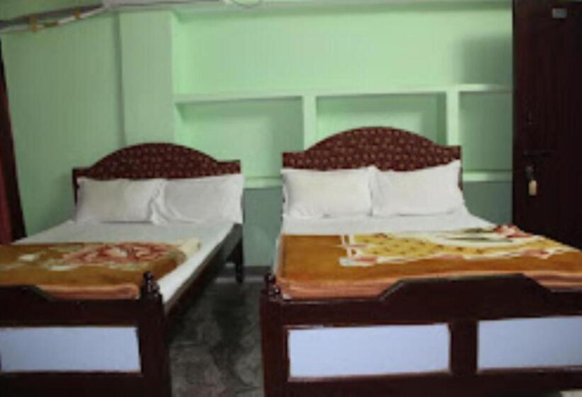 Quarto Quádruplo Estandar, Anukul Guest House,bodh Gaya