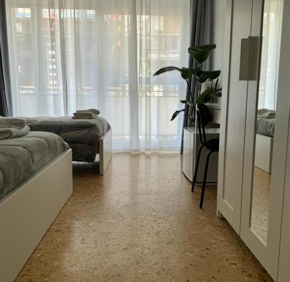 اتاق استاندارد سه نفره, Quintino Sella