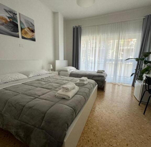 اتاق استاندارد سه نفره, Quintino Sella