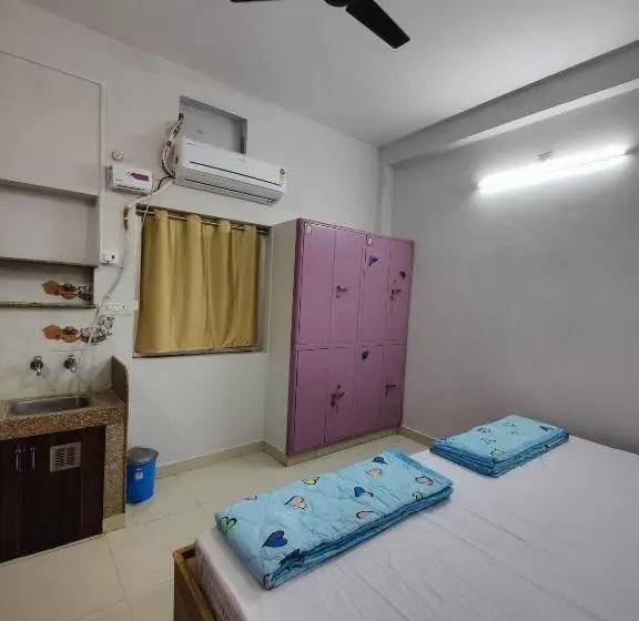 コンフォートトリプルルーム, Sitaram P Guest House