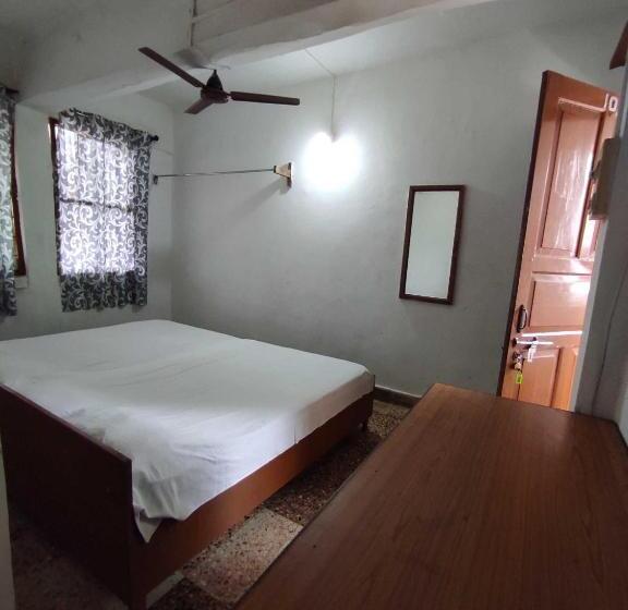 Трехместный Номер Классика, Spot On Nandu Hotels And Motels