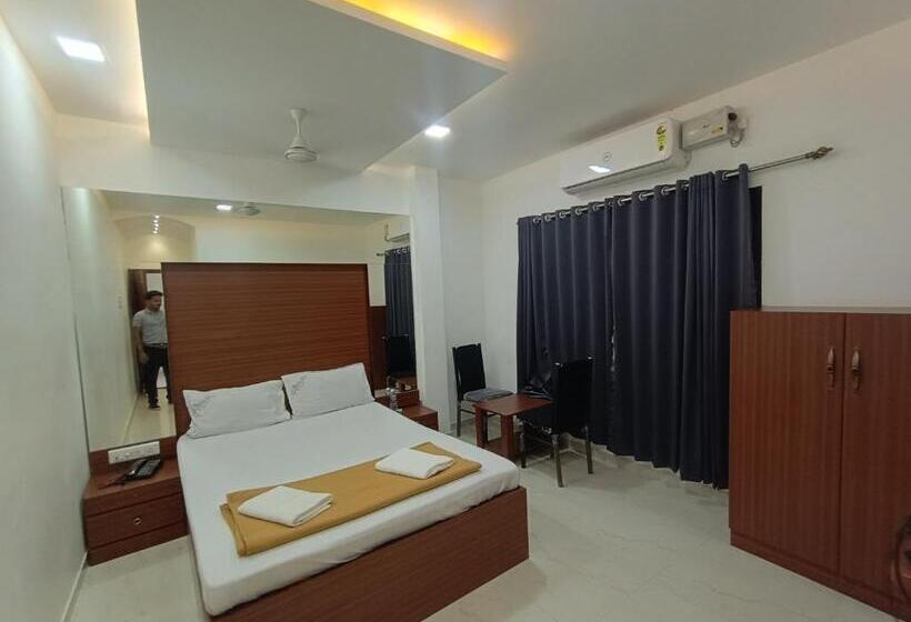 豪华房间, Staymaker Hotel Mayura