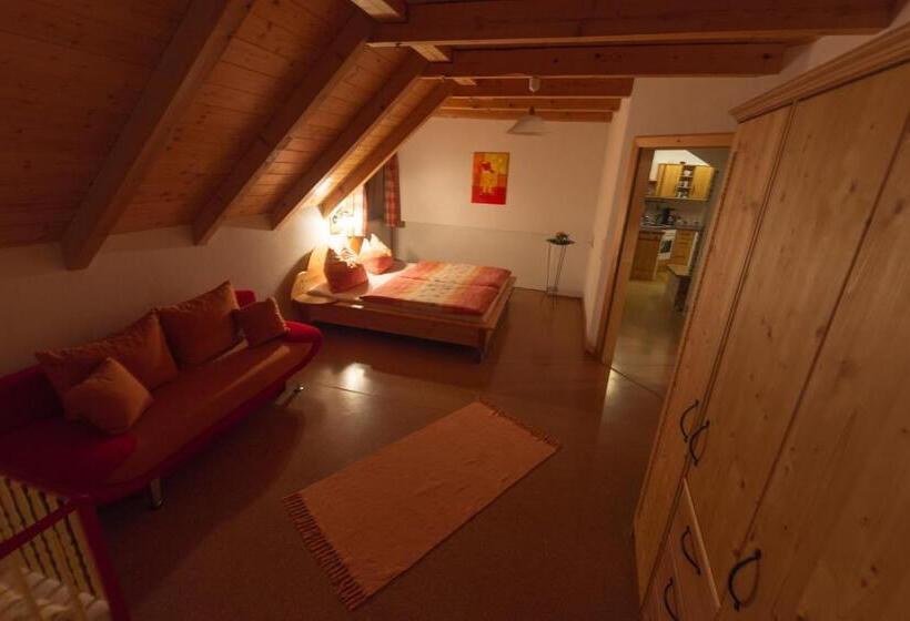 2 Bedroom Apartment with Views, Bioferienhof Brückler