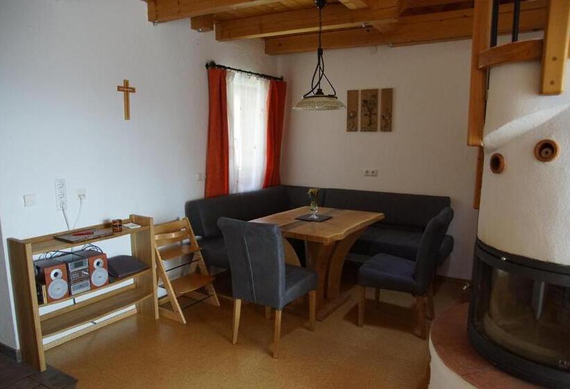 2 Bedroom Apartment with Views, Bioferienhof Brückler