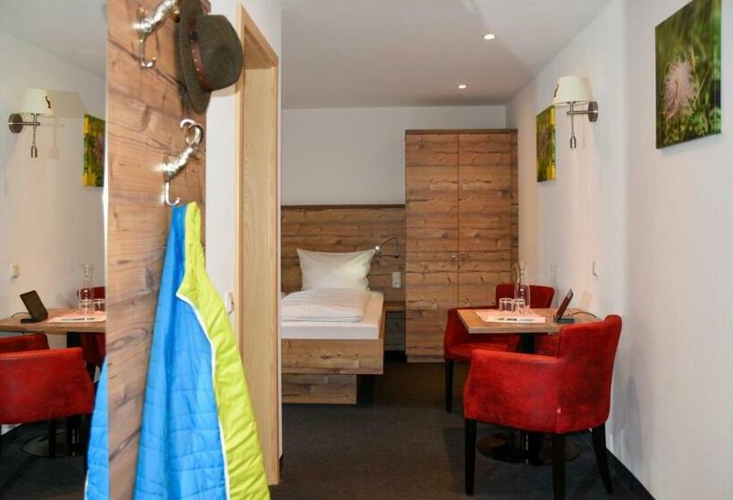 جناح جونيور مزوَّد بشرفة, Das Kleemanns