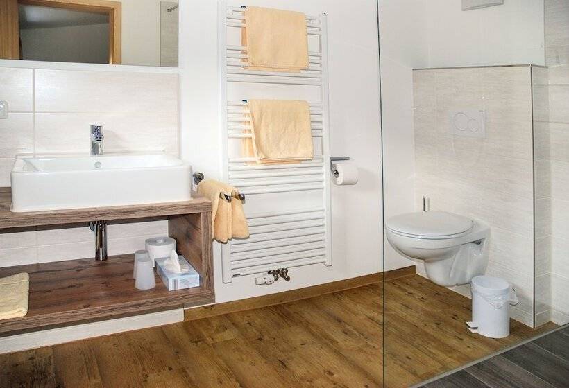 غرفة ديلوكس مطلة على الجبل, Das Kleemanns