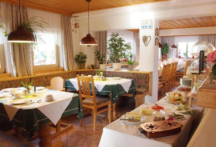 اتاق خانوادگی, Gasthof Pesbichl