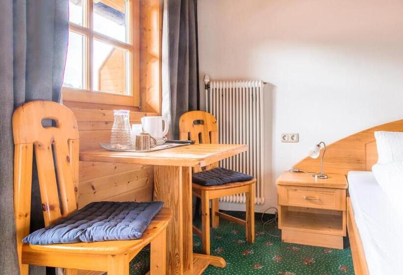 اتاق خانوادگی, Gasthof Pesbichl