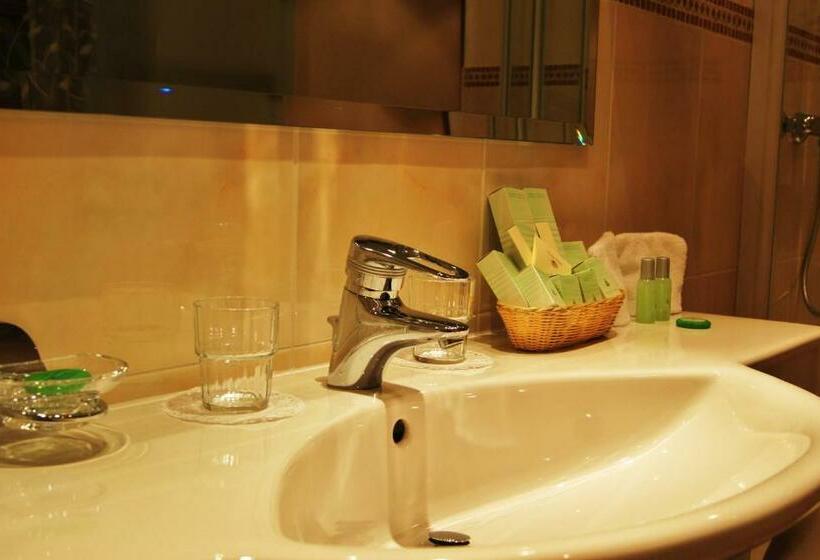 اتاق استاندارد, Hartenfels