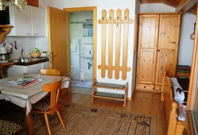 スタンダードスタジオ, Haus Steinkarblick Und Berghäusl