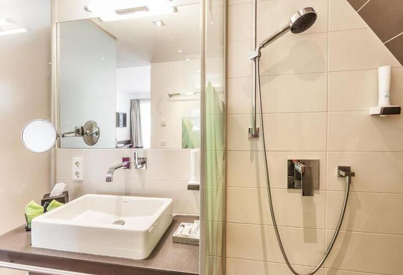 اتاق اکونومی, Lederer Boutique