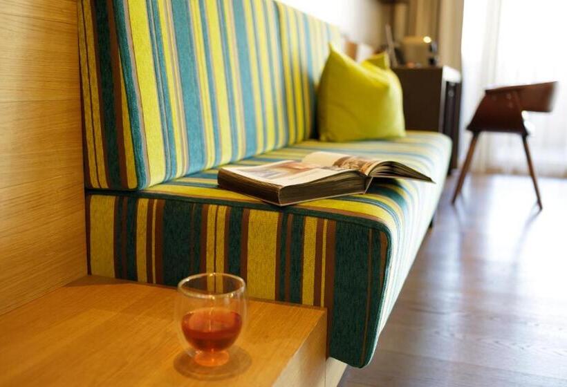 اتاق استاندارد با بالکن, Lederer Boutique