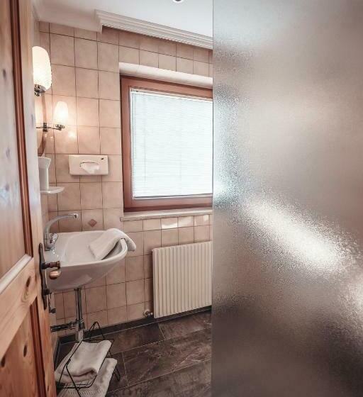 غرفة قياسية, Schwaiger