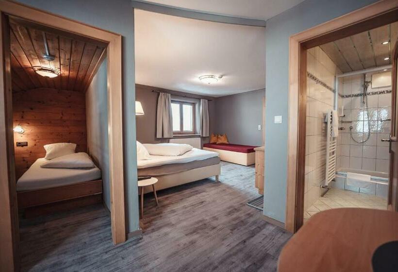 غرفة عائلية, Schwaiger