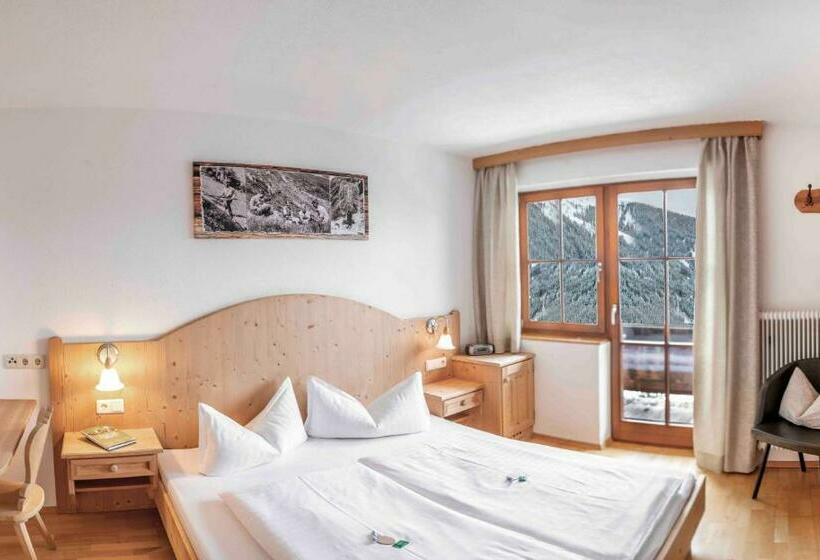 غرفة قياسية مزوَّدة بشُرفة, Wiesenhof