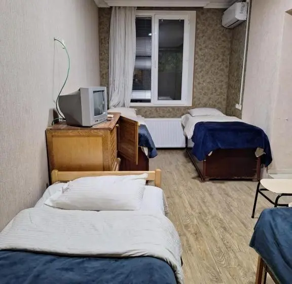 اتاق چهار تخته با دستشویی مشترک, Guest Hause & Hostel 15a