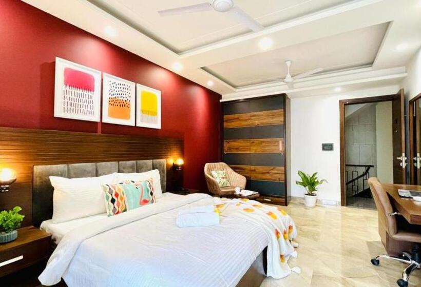 Standard Studio with Balcony, Bluo Studio3 Dlf Cybercity   Balcony, Gym Tt, Lift