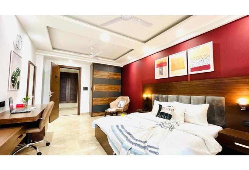 Standard Studio with Balcony, Bluo Studio3 Dlf Cybercity   Balcony, Gym Tt, Lift