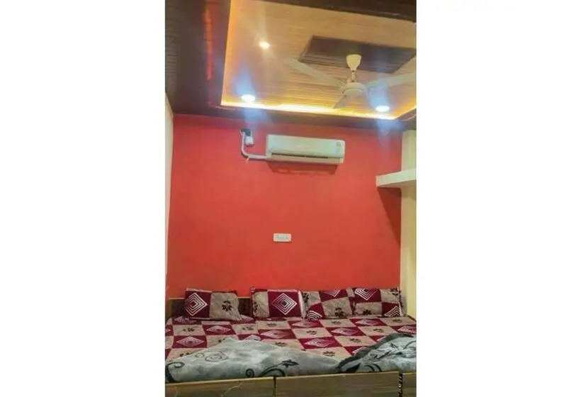 Deluxe-huone, Guru Kripa, Ujjain