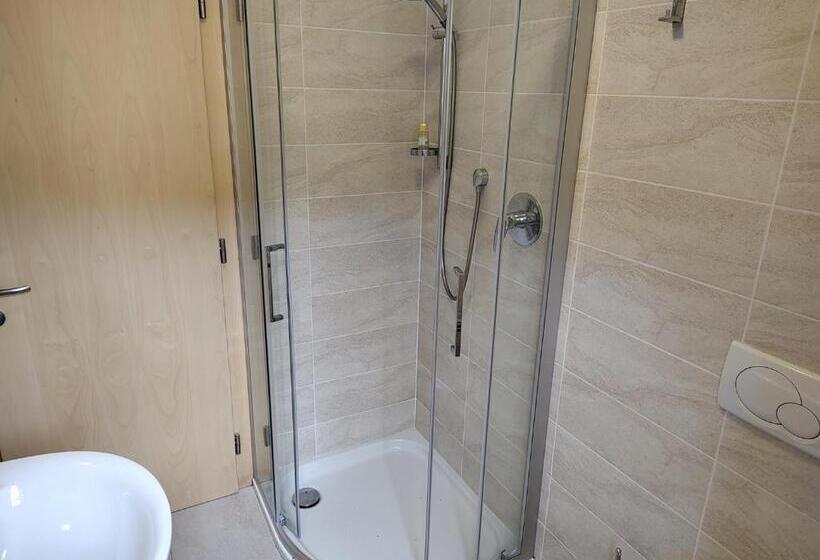 דירת חדר, Innerjerberhof Neiderseit