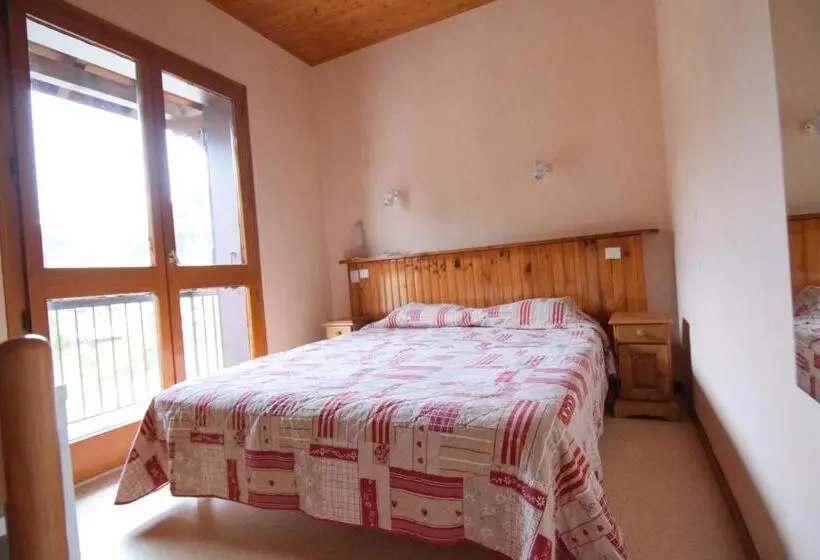 اتاق استاندارد با چشم‌انداز کوهستان, Le Montblanc Flumet