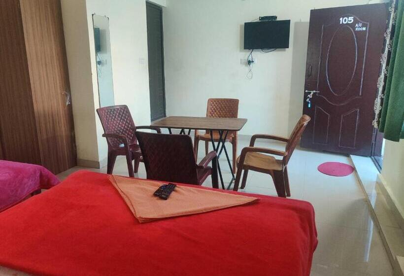 三人经典房间, Oyo Navarang Boarding And Lodging