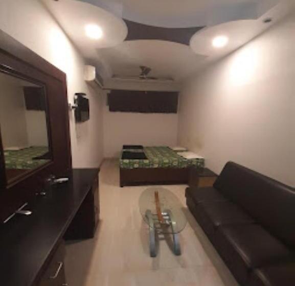 Quarto Deluxe, Ramakrishna, Wardha