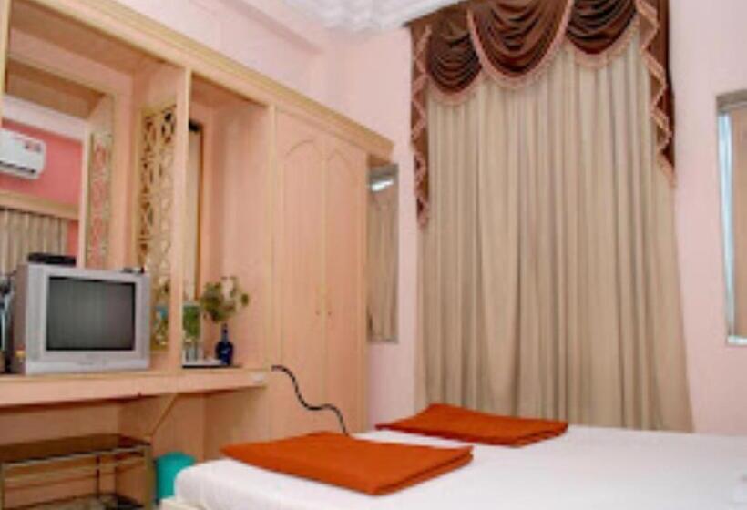 חדר סטנדרט עם מיטת קינג, New Hotel Shalimar Jalgaon