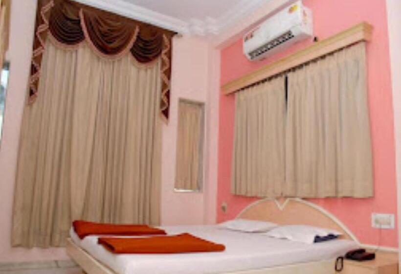 חדר סטנדרט עם מיטת קינג, New Hotel Shalimar Jalgaon