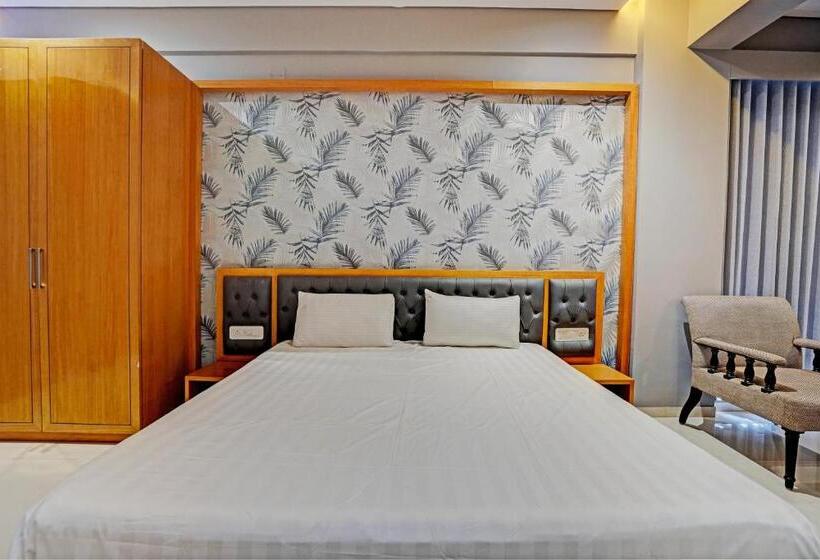 트리플 클래식 룸, Oyo Hotel Shiv Plaza