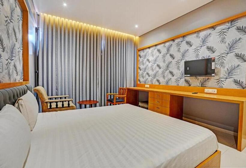 트리플 클래식 룸, Oyo Hotel Shiv Plaza