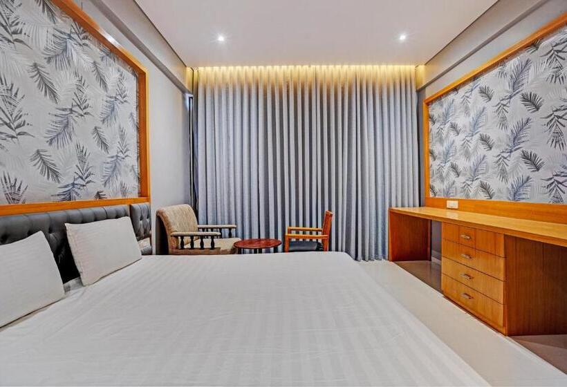 트리플 클래식 룸, Oyo Hotel Shiv Plaza