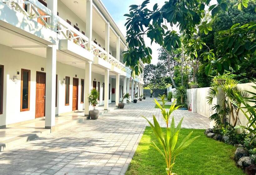 חדר דלוקס, Charlie Guest House