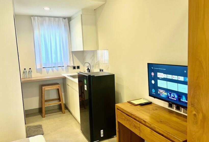 Номер Deluxe, Charlie Guest House