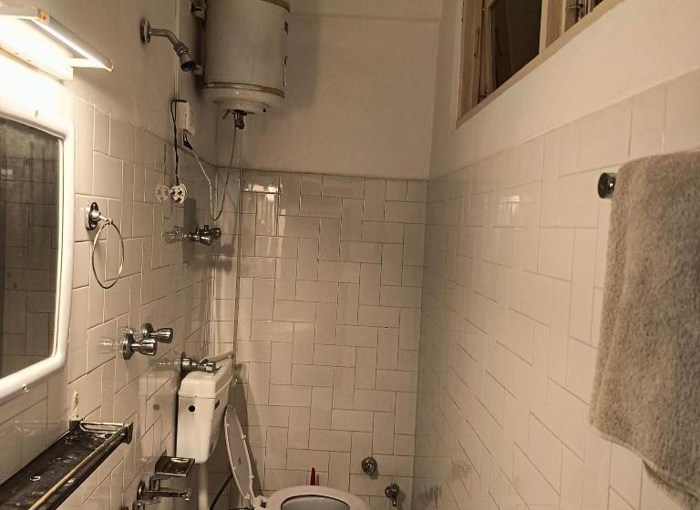 スタンダード4人部屋, The Golden Ray S Kasol