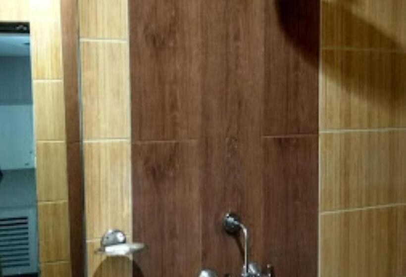 غرفة قياسية ثلاثية, Swagstay Hotel Woodlands Nagpur