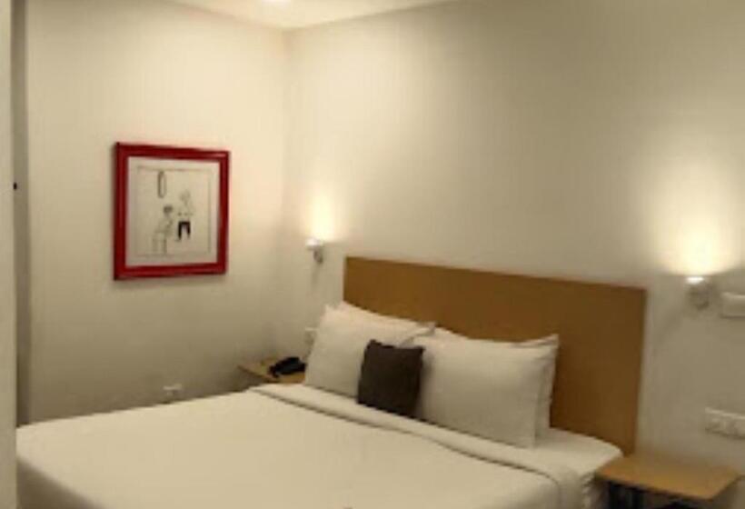 Номер Стандарт Трехместный, Swagstay Hotel Woodlands Nagpur