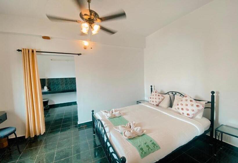 스위트 킹사이즈 침대, Honeydew Suites By Goaround Homes