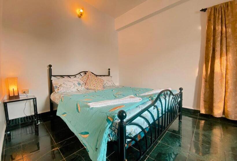 带大床的套房, Honeydew Suites By Goaround Homes