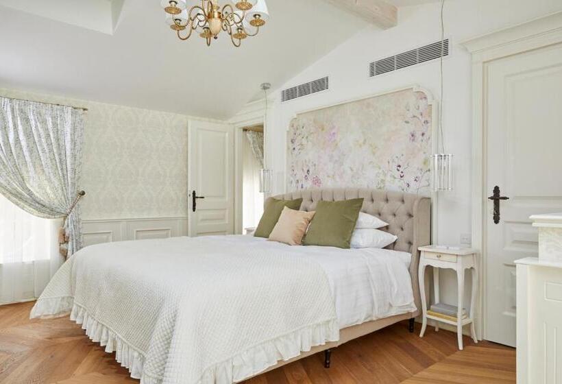 스탠다드 룸 킹사이즈 침대, Château Et Relais De Clotte